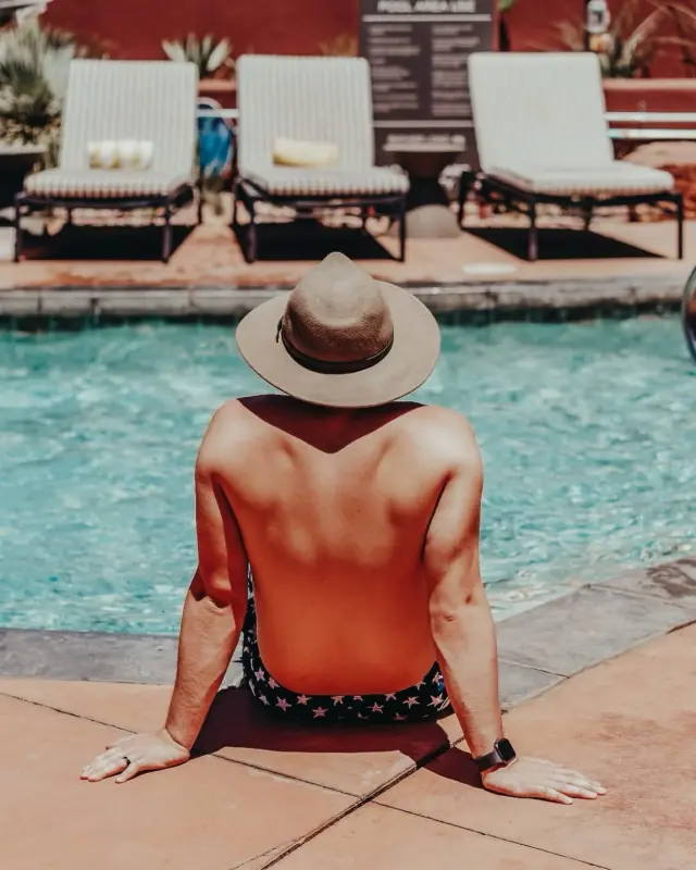 Suns out, hat on, worries off. ☀️
Sometimes the best Sedona adventures happen right here—poolside, with nowhere else to be.
.
#TheWildeWay #SedonaSummer #PoolsideMoments #DesertEscape #RelaxAndRecharge #WildeResort #HighDesertVibes #CoolerByNature