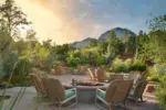 Evenings at The Wilde are best spent fireside 🔥🌿
Settle into the glow, sip something warm (or bold), and let the red rock views linger a little longer.
.
#TheWildeWay #SedonaNights #FiresideVibes #WildeResort #DesertEvenings #RelaxInSedona #LuxuryRetreat #SedonaViews
